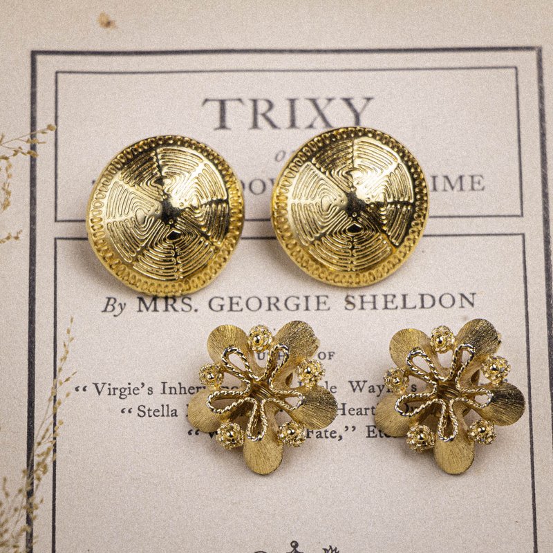 American Monet brand antique thick gold pattern shield and ribbon flower bead shape patented painless Clip-On - Earrings & Clip-ons - Other Metals Gold