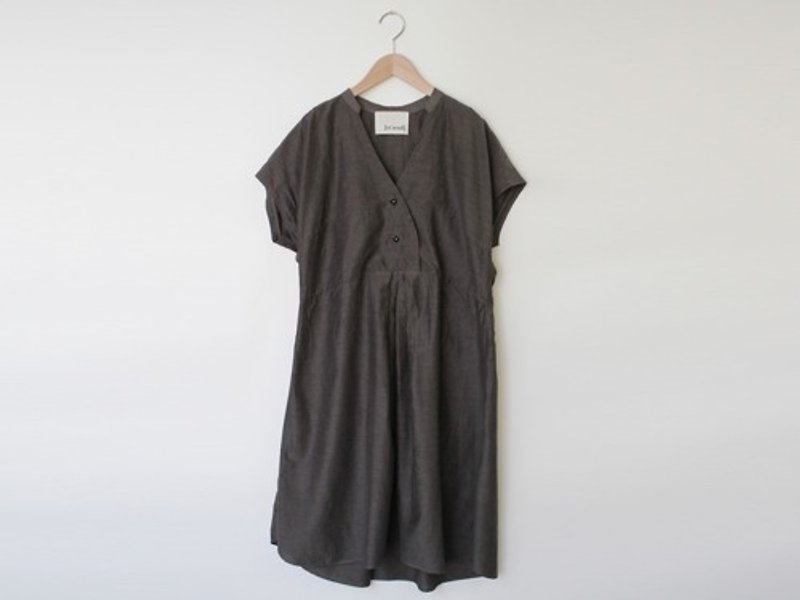 Walnut Dyed Waist Tuck Long One-piece Dress - ชุดเดรส - ผ้าฝ้าย/ผ้าลินิน สีนำ้ตาล