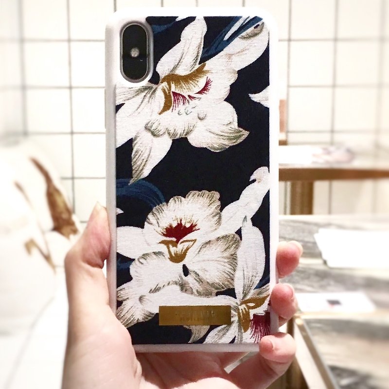 Fabric Fabric Fabric Floral Phone Case - The Azalea - เคส/ซองมือถือ - ผ้าฝ้าย/ผ้าลินิน สีน้ำเงิน