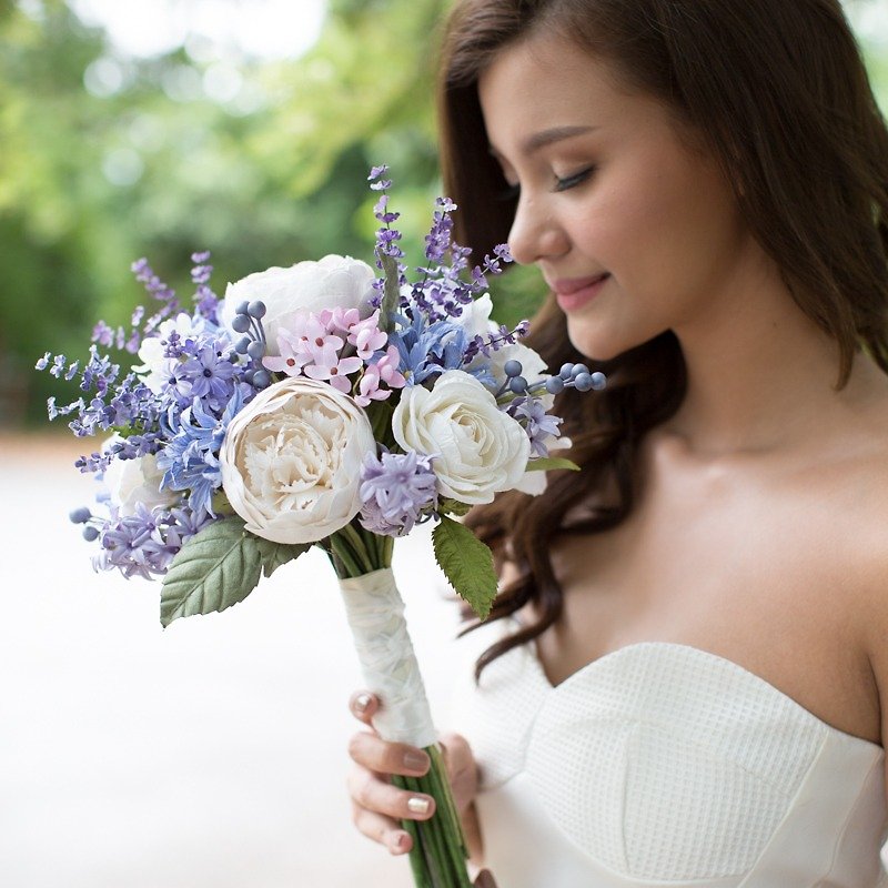 Soft Purple Bridal Bouquet Artificial Paper Flower Medium Bouquet Winter Fresh - 木工/竹藝/紙雕 - 紙 紫色