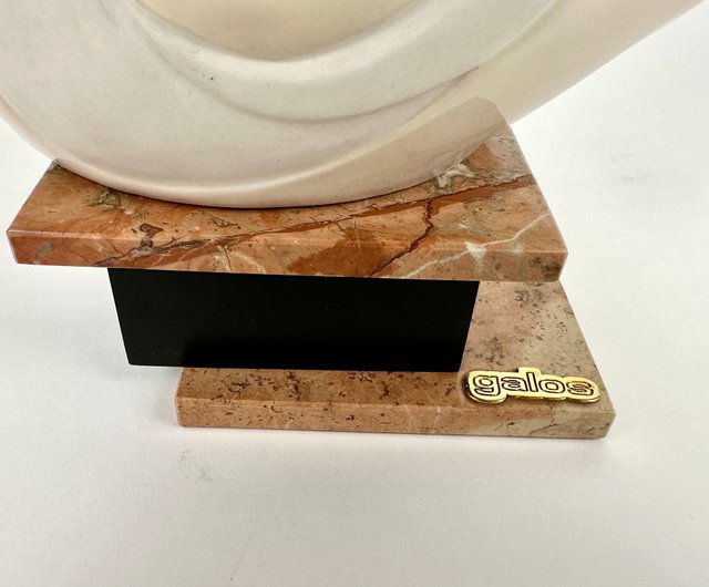 スペインのガロス作の豪華な磁器と大理石の小像 1990 年代