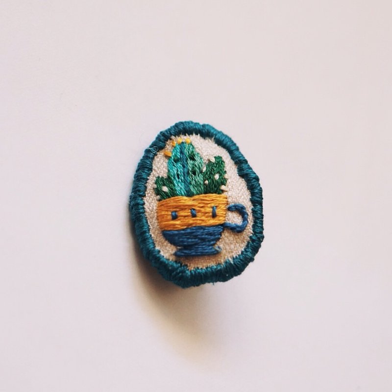 Brooch | Cactus-Gratucanna in a cup - 胸針 - 棉．麻 多色