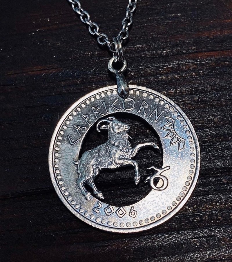 Somaliland Zodiac pendant (Capricorn) - Necklaces - Other Metals 