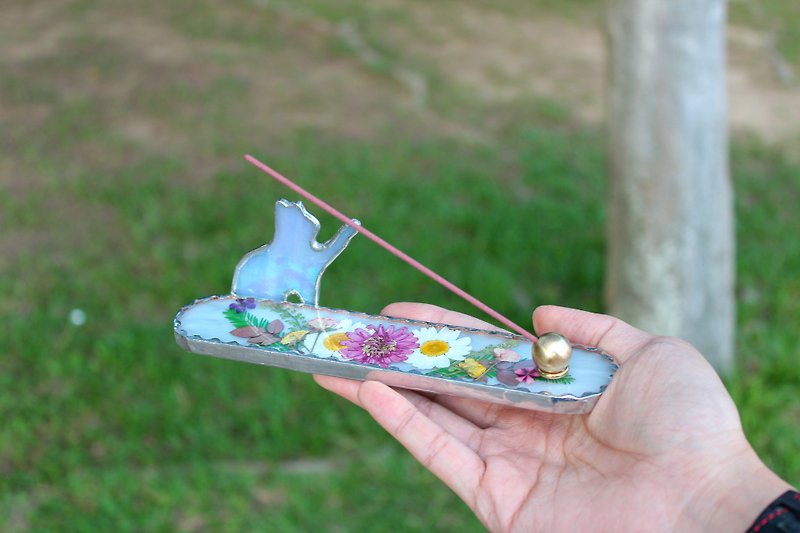 Cat Incense Holder | Inlaid Glass | Dried Flowers | Handmade - Fragrances - Glass Multicolor