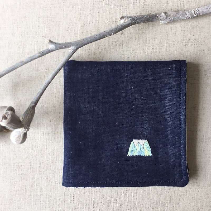 ผ้าฝ้าย/ผ้าลินิน อื่นๆ สีน้ำเงิน - NEW Hand embroidered quadruple gauze handkerchief  Mt.Fuji green order-receiving