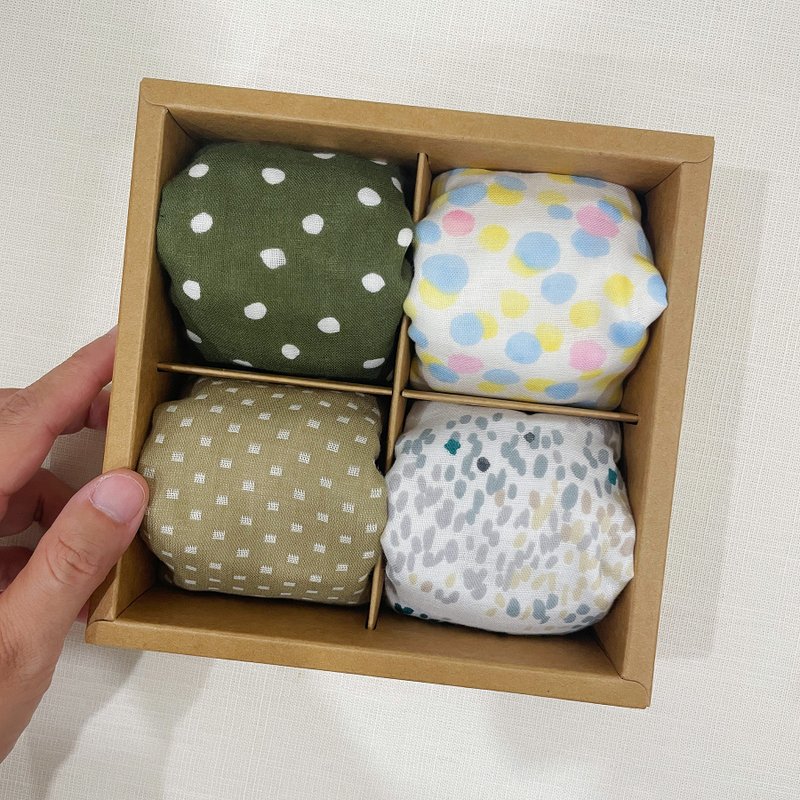 四方よだれかけギフトボックス、和柄、唾液コレクション、満月、満月ギフトボックス - スタイ - コットン・麻 グリーン