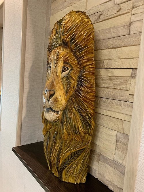 彫刻された木製のライオンライオンの彫刻ライオンの壁の装飾