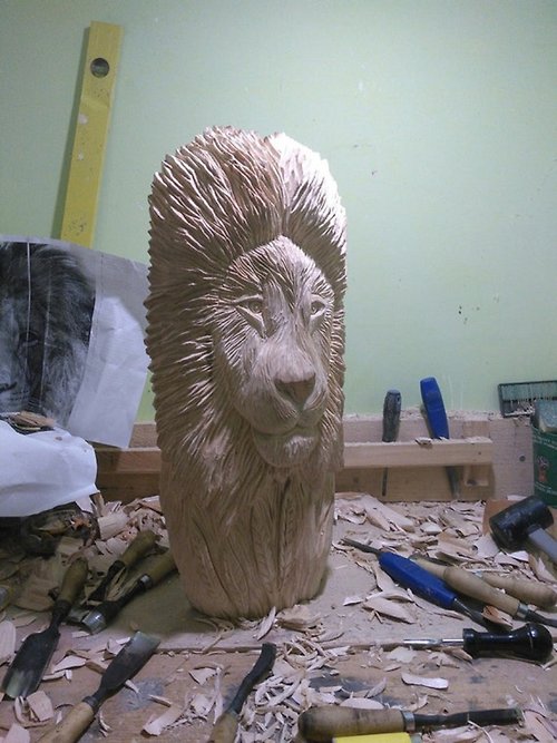 彫刻された木製のライオンライオンの彫刻ライオンの壁の装飾ライオンの 
