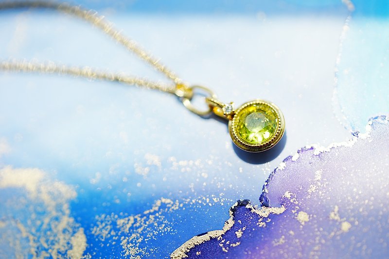 Peridot Amulet necklace - สร้อยคอ - เครื่องประดับพลอย สีเขียว