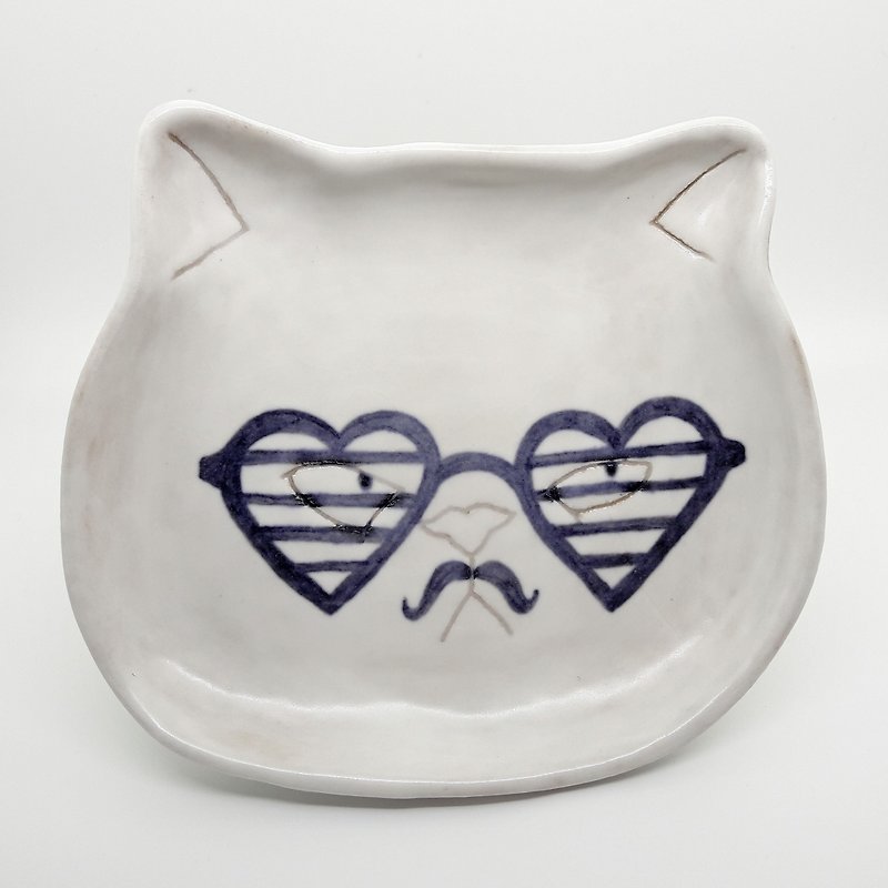 [あり]だから何な態度猫のスポーツマン浅い皿の - 小皿 - 陶器 ホワイト