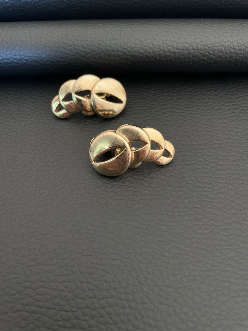 老又好古董珠寶 Vintage金色圈圈夾式耳環MONET C417 - 耳環/耳夾/耳骨夾 - 其他金屬 金色