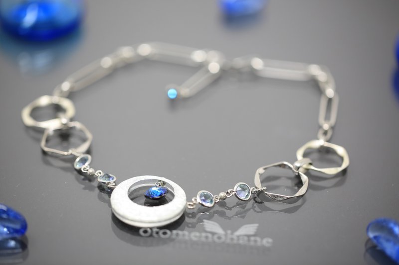 Water Planet Necklace - สร้อยคอ - คริสตัล สีน้ำเงิน