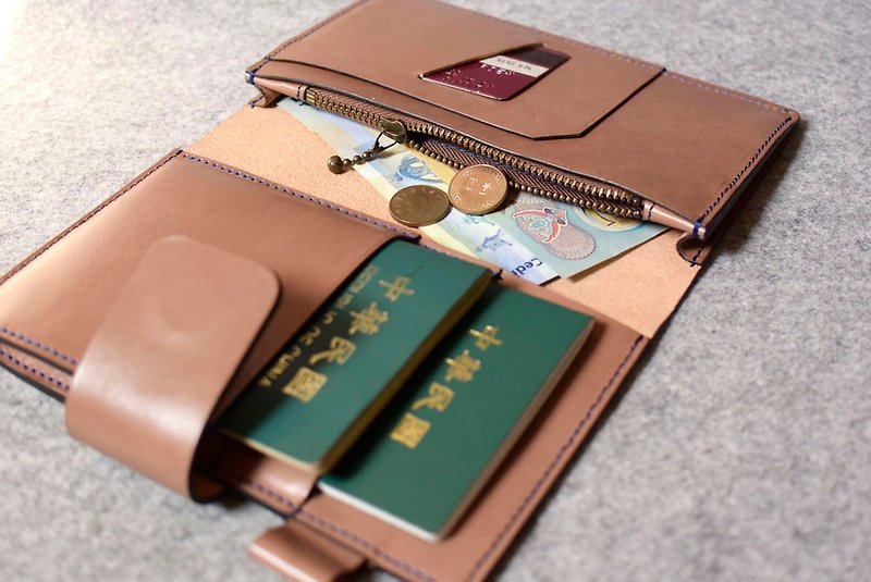 YOURS  磁釦升級版真皮護照套可放2本 藍色+原木皮革 - 護照套 - 真皮 