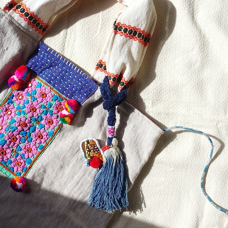 DUNIA handmade / Farmhouse / Blue dyed Embroidery Charm - Horseshoe - Charms - Cotton & Hemp Blue