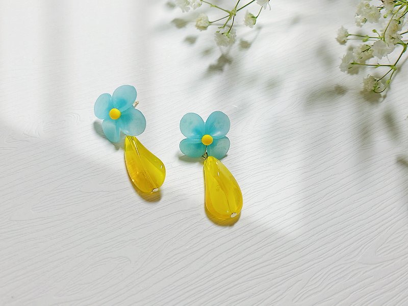 Light Blue Single Flower On-Ear Earrings / Ear Clip - Earrings & Clip-ons - Clay Blue