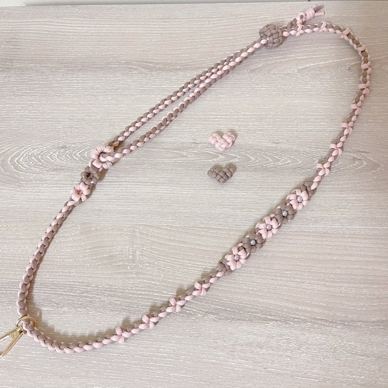 Little Flower & Star Mobile Phone Strap (Added Pearls) - เชือก/สายคล้อง - ผ้าฝ้าย/ผ้าลินิน 