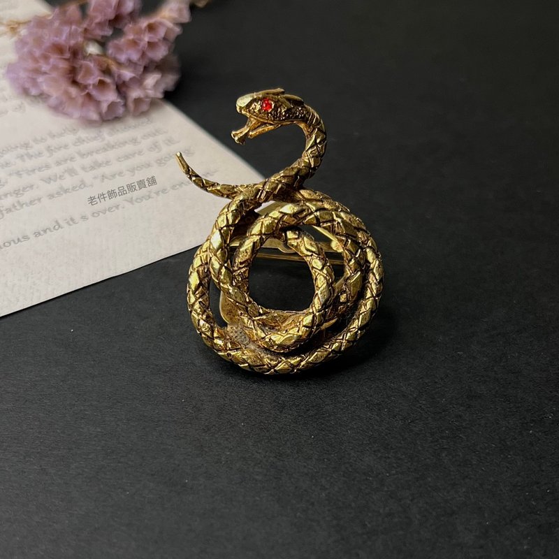 MODE ART gold snake brooch scarf clip - Brooches - Other Metals Gold