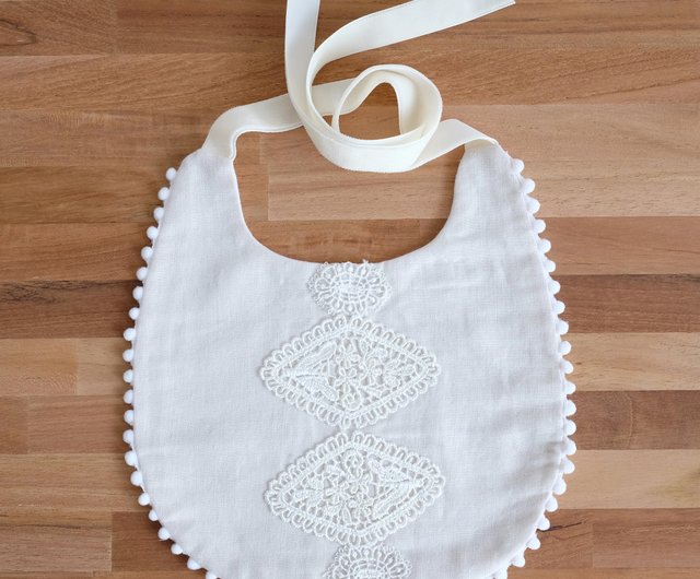 Lace shops bib