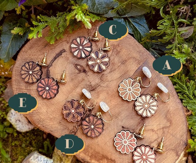 大正浪漫】十二弁菊和花手作り木象嵌ピアス 14Kピアス