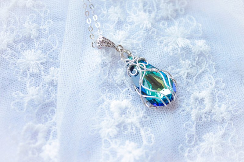 *Mi Luna Story*Water Spirit species - Necklaces - Glass Blue