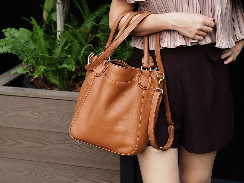 Honey (Caramel) : Tote bag, Cow Leather bag, Soft leather, Brown-orange - กระเป๋าถือ - หนังแท้ สีนำ้ตาล