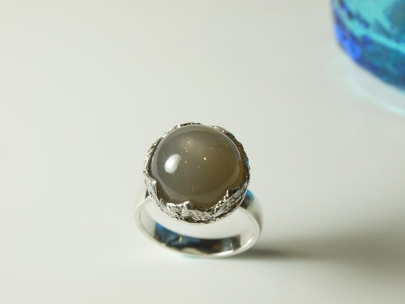 Gray moonstone Silver ring big gemstone ring Birthstone June - แหวนทั่วไป - เครื่องประดับพลอย สีเทา