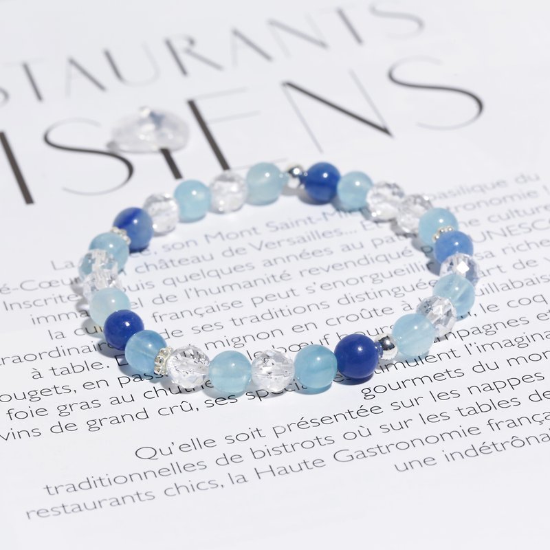 Clear Sky Sea Sapphire White Crystal Blue Aventurine Elastic Crystal Bracelet - สร้อยข้อมือ - คริสตัล สีน้ำเงิน