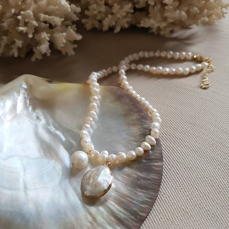 Baroque Pearl Charm Necklace | 100% Natural | Beach Necklace - 項鍊 - 珍珠 白色