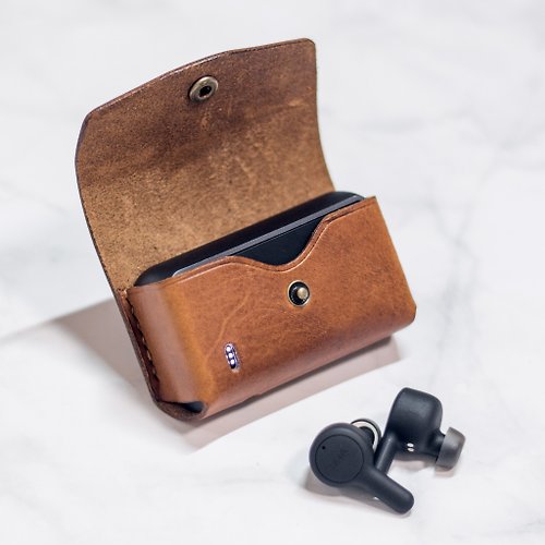 HarLex 手工皮革設計 可刻名RHA TrueConnect耳機充電盒客制皮革保護套 可掛真皮耳機盒
