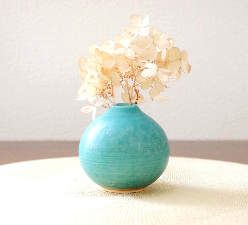 トルコ青マット釉の丸い一輪挿し - 花瓶/花器 - 陶 藍色