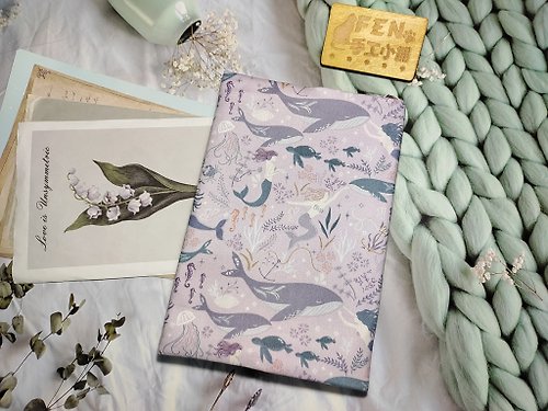 FEN手工小鋪 海洋系列-美國限量薄棉布料夢幻淡紫海洋鯨魚布書套-布書衣A5/25K