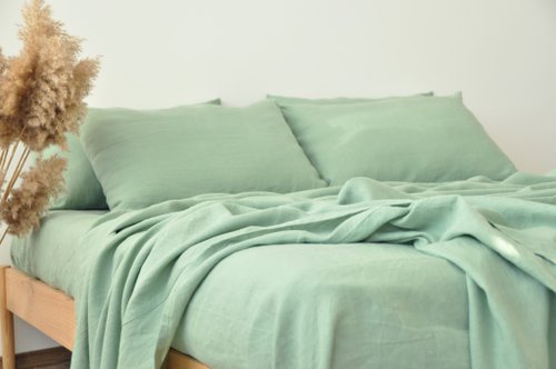 セージ グリーンのリネンシーツ セット / フラット + ボックス シーツ