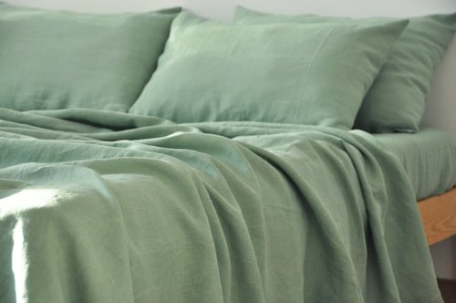 セージ グリーンのリネンシーツ セット / フラット + ボックス シーツ