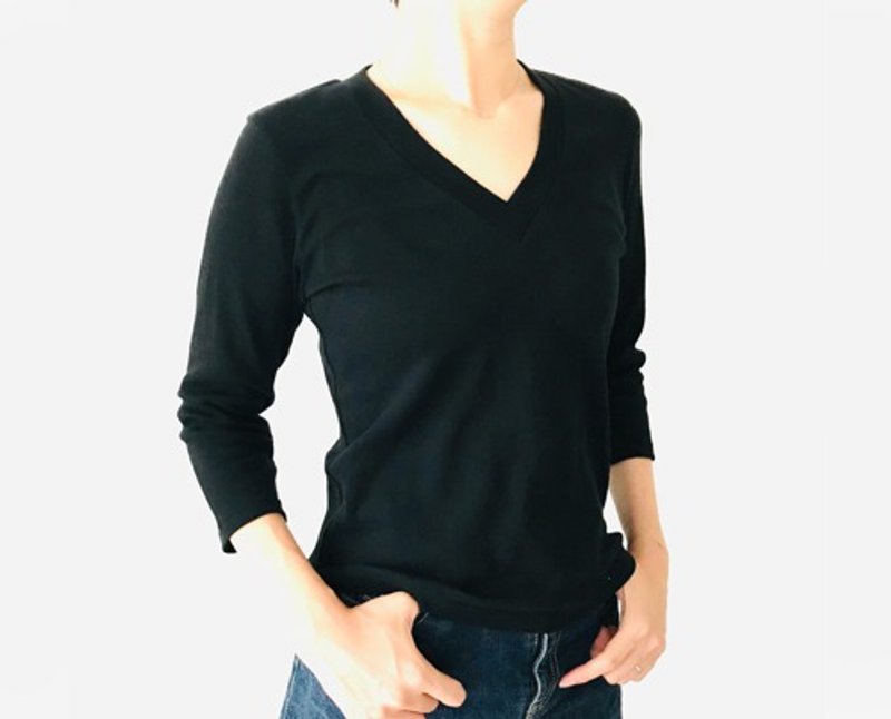 [For long sleeves] Adult V-neck T-shirt with a focus on shape [Available in sizes and colors] - Women's Tops - Cotton & Hemp 