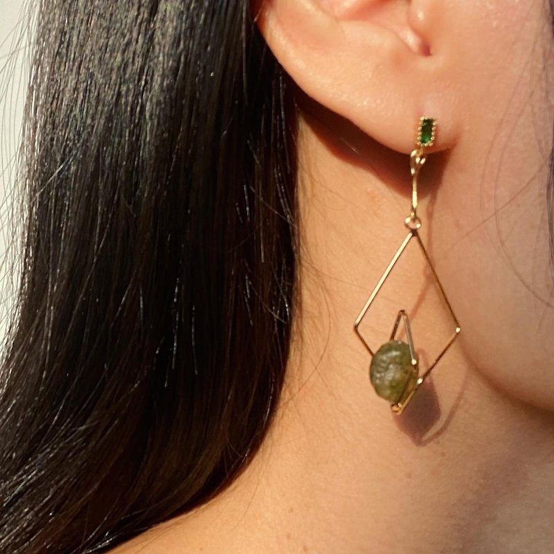 ] [Lost and find natural emerald stone Gobi agate Stone earrings tendons - Earrings & Clip-ons - Gemstone Green