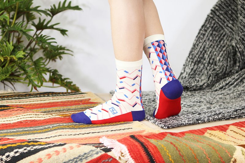 Zigzag White Unisex Crew Socks | colorful fun & comfortable socks - Socks - Cotton & Hemp White