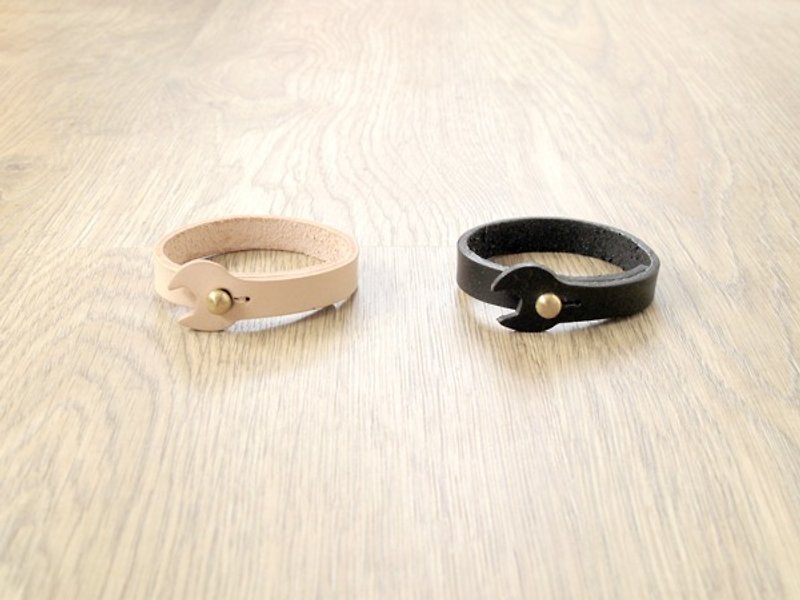 Industrial Style Bala Leather Bracelet - สร้อยข้อมือ - หนังแท้ สีดำ