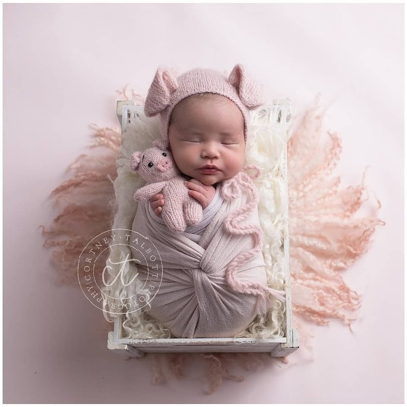 Newborn pig set. Pig bonnet. Stuffed pig toy. Newborn photo props - 嬰兒手鍊/飾品 - 羊毛 粉紅色