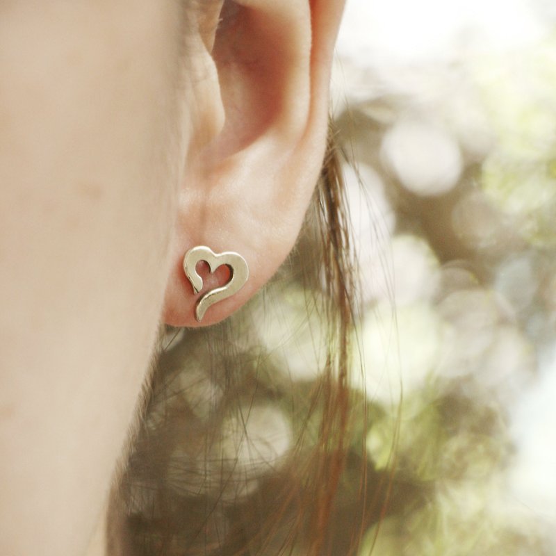 ต่างหู ตุ้มหู ผู้หญิง แบบแป้น หัวใจ เงินแท้ ทำด้วยมือ มินิมอล เลขาคณิต耳環 - ต่างหู - เงินแท้ สีเงิน
