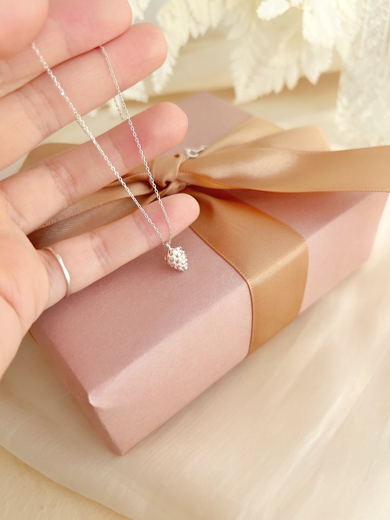 【精緻禮盒】純銀松果項鍊  # 925純銀 冬天 聖誕 - 項鍊 - 純銀 銀色