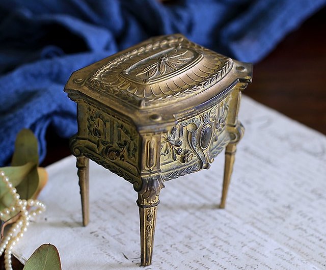 louis jewelry box vintage