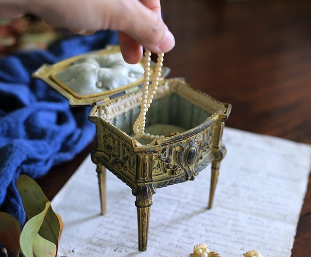 France Louis XVI 【Bay Leaf & Ribbon】 Antique Jewelry Box - Shop Smile Life  Antique Other - Pinkoi