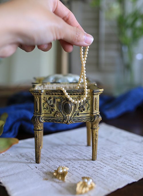 France Louis XVI 【Bay Leaf & Ribbon】 Antique Jewelry Box - Shop Smile Life  Antique Other - Pinkoi