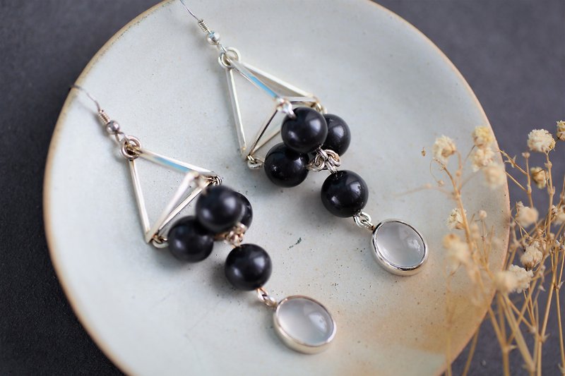 925 sterling silver Sansheng III-fate is your Gemstone earrings - Earrings & Clip-ons - Silver Black