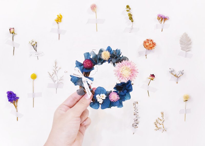 WANYI Secret Forest Christmas Wreath Dry Flowers / Exchange Gifts / Christmas Gifts / - ของวางตกแต่ง - พืช/ดอกไม้ สีน้ำเงิน