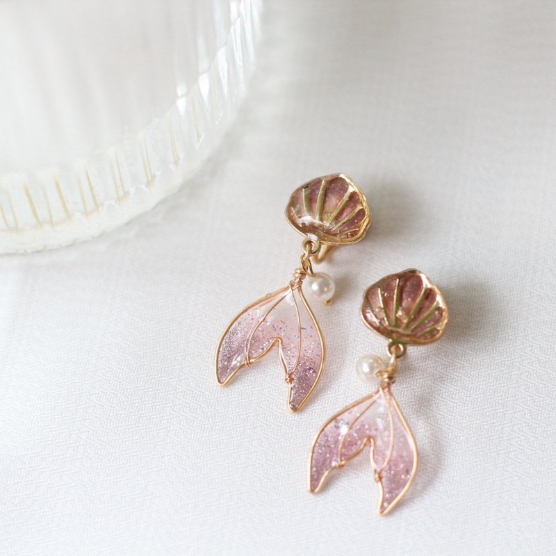 Dream in the Drift | Clip-on earrings - ต่างหู - เรซิน สีม่วง