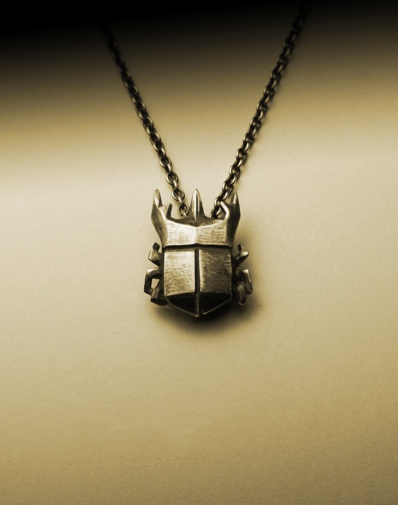 戰神大兜蟲摺紙項鍊 - 項鍊 - 其他金屬 銀色