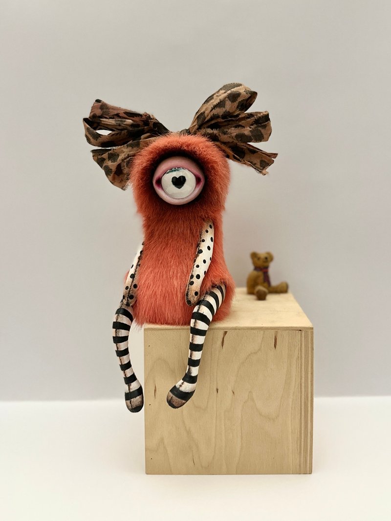 Handmade ooak plush big monster - cyclops peach color _ MADE-TO-ORDER! - 公仔/玩偶 - 其他材質 多色
