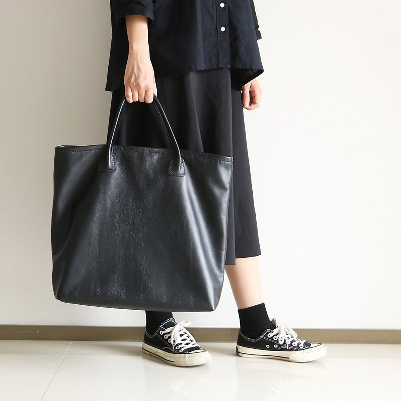 Hand-stitched simple cowhide large capacity briefcase commuter bag handbag PB18004 - กระเป๋าแมสเซนเจอร์ - หนังแท้ สีดำ