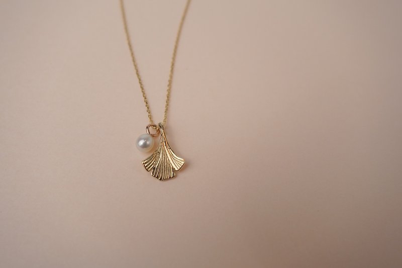 14K Ginkgo Leaf Pearl Necklace - สร้อยคอ - เครื่องประดับ 